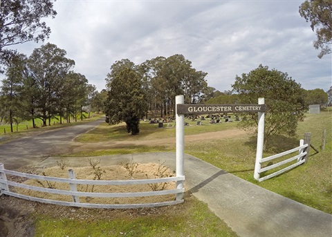 Glou-Cemetery-01.jpg