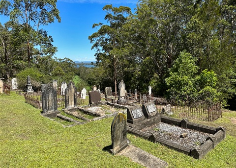 Mitchells-Island-Cemetery.jpeg