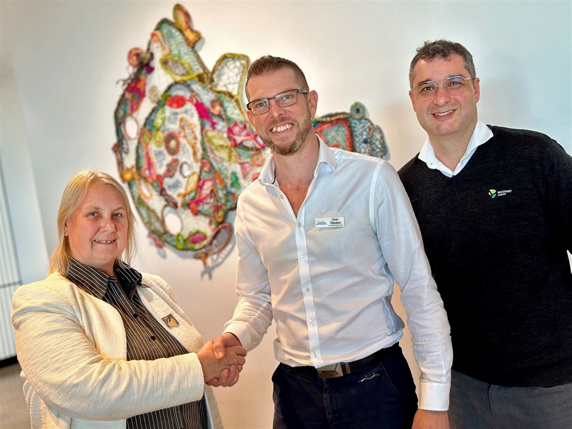 Coastline SponsorshipClaire Pontin Ivor Thomas Adrian Panuccio.jpg