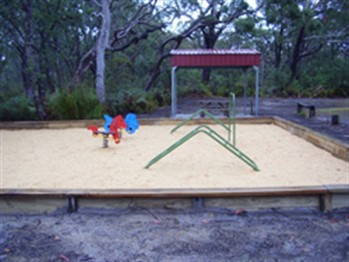 Leone Fidden Park Playground