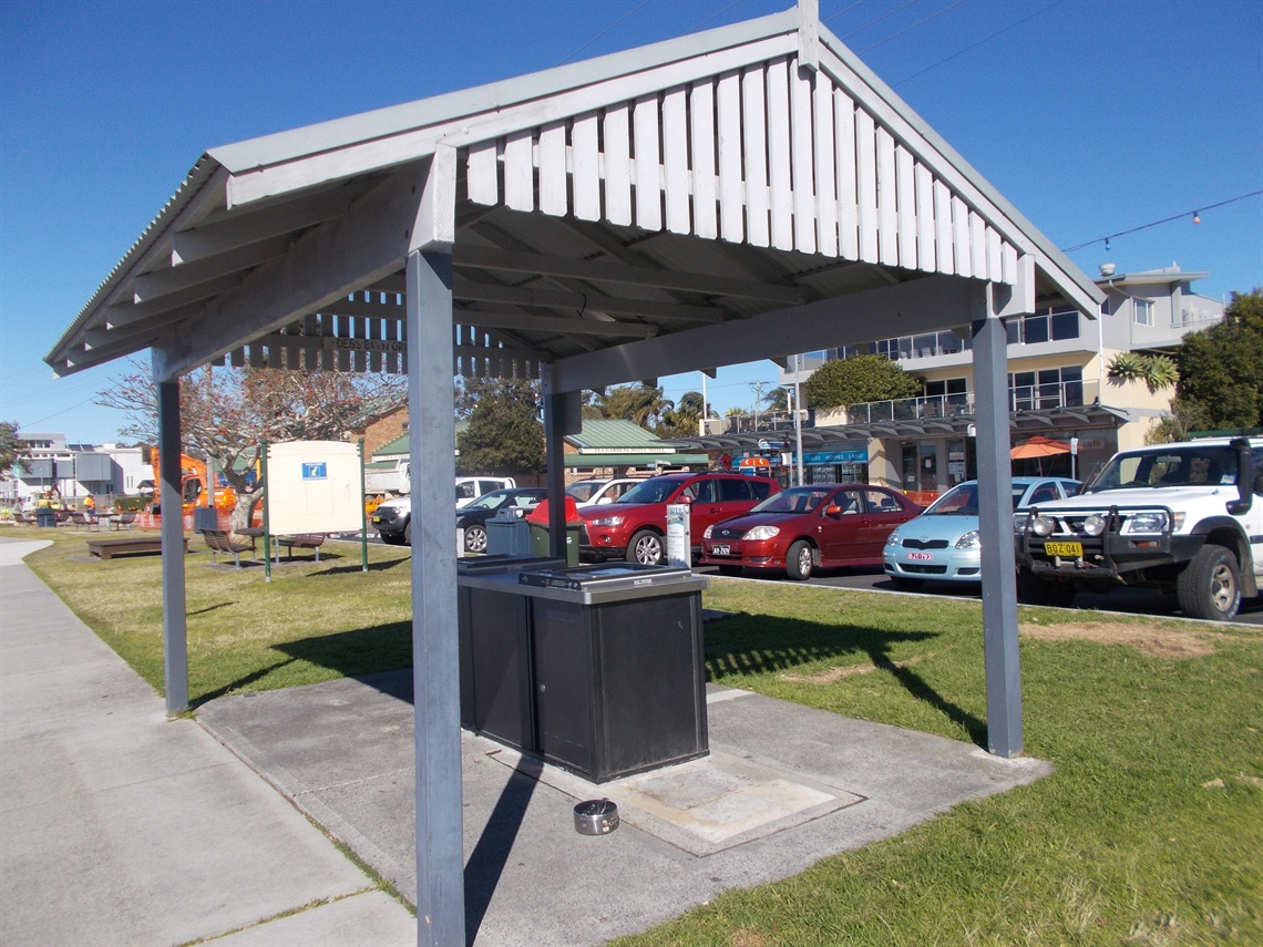 Shelter on Marine Drive Foreshore Reserve